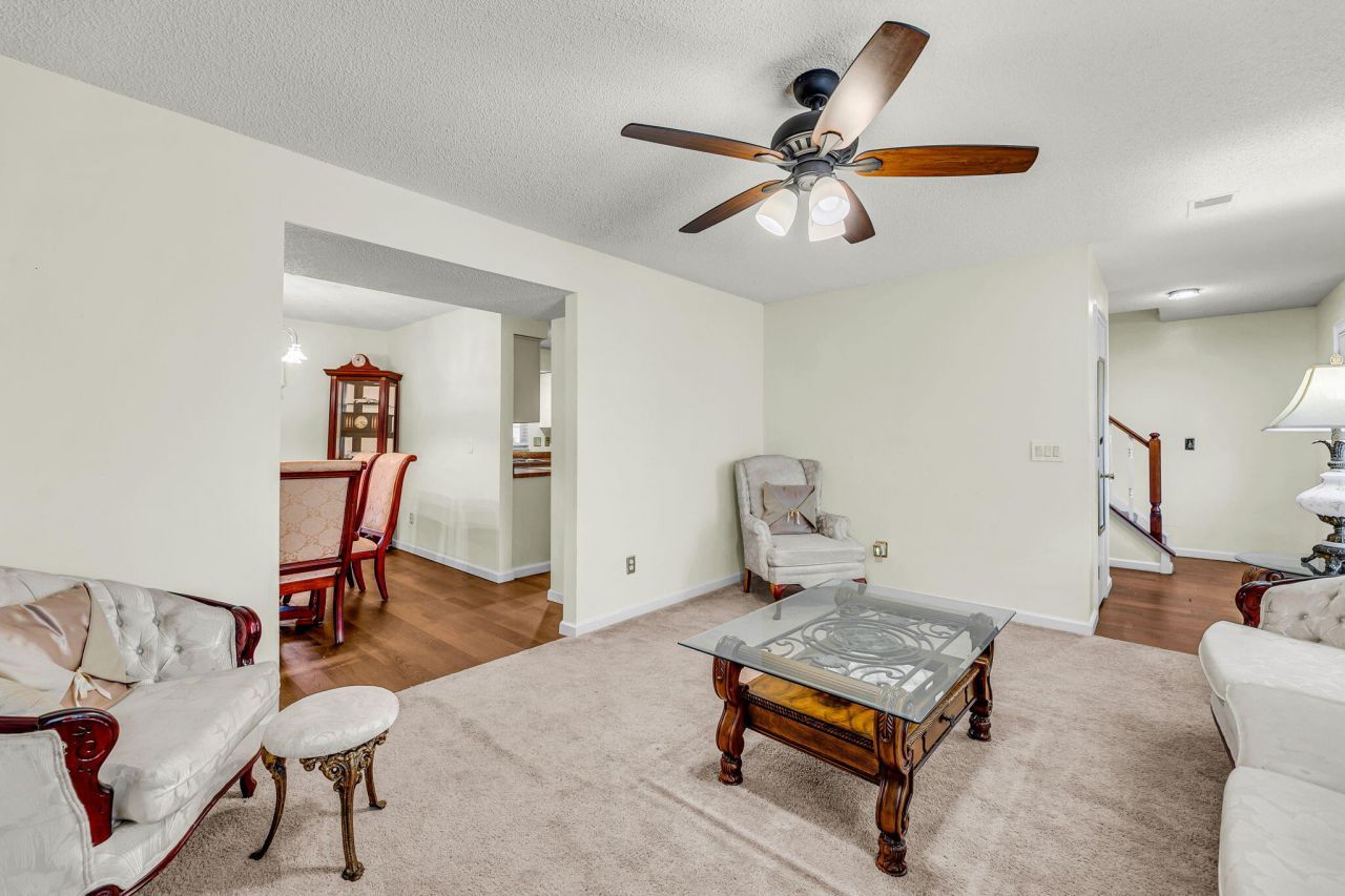 8121 Halifax Way Photo 24