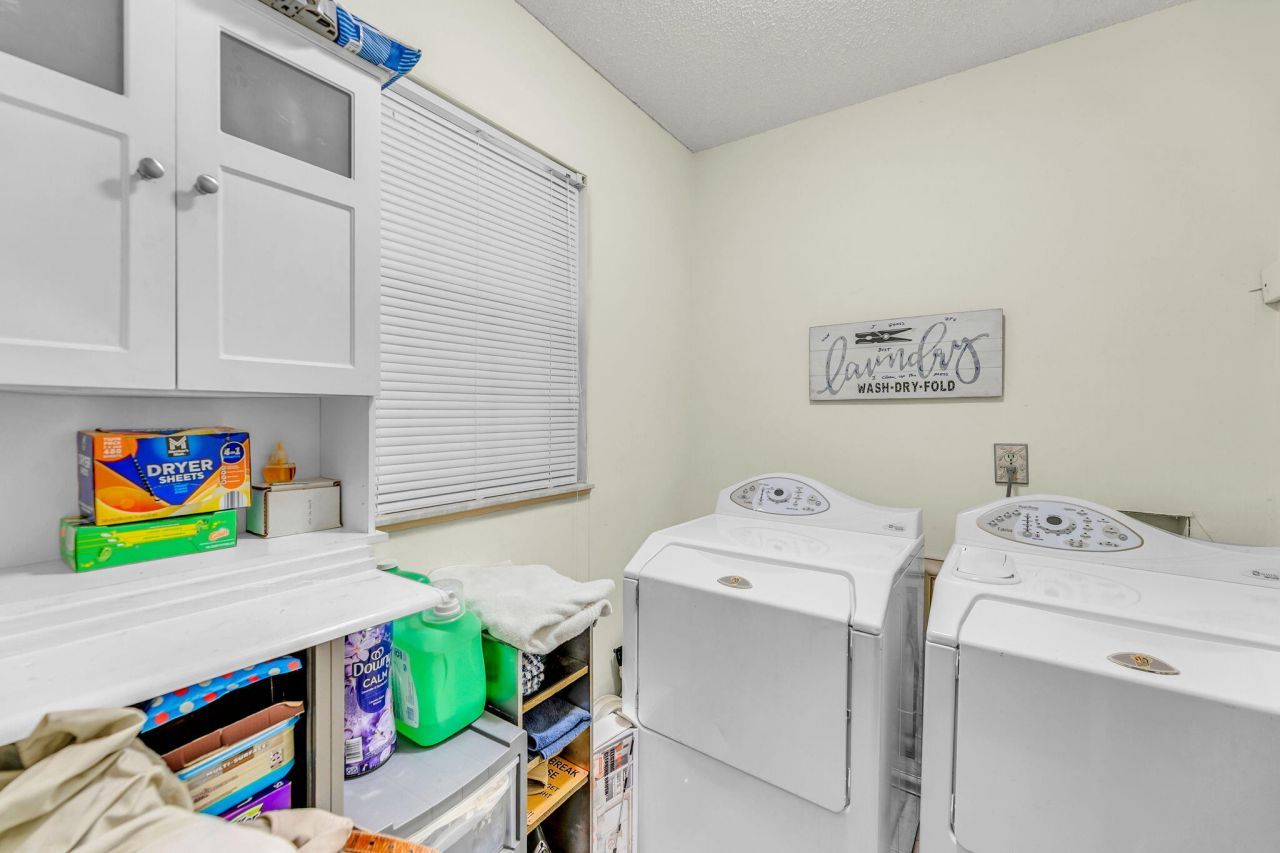 8121 Halifax Way Photo 32