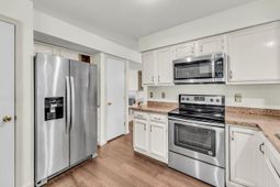 8121 Halifax Way photo 4