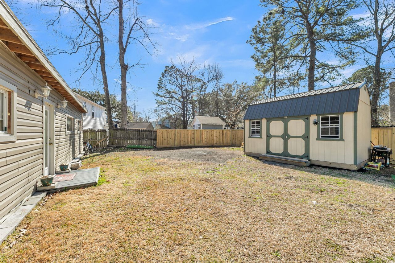 8121 Halifax Way Photo 8