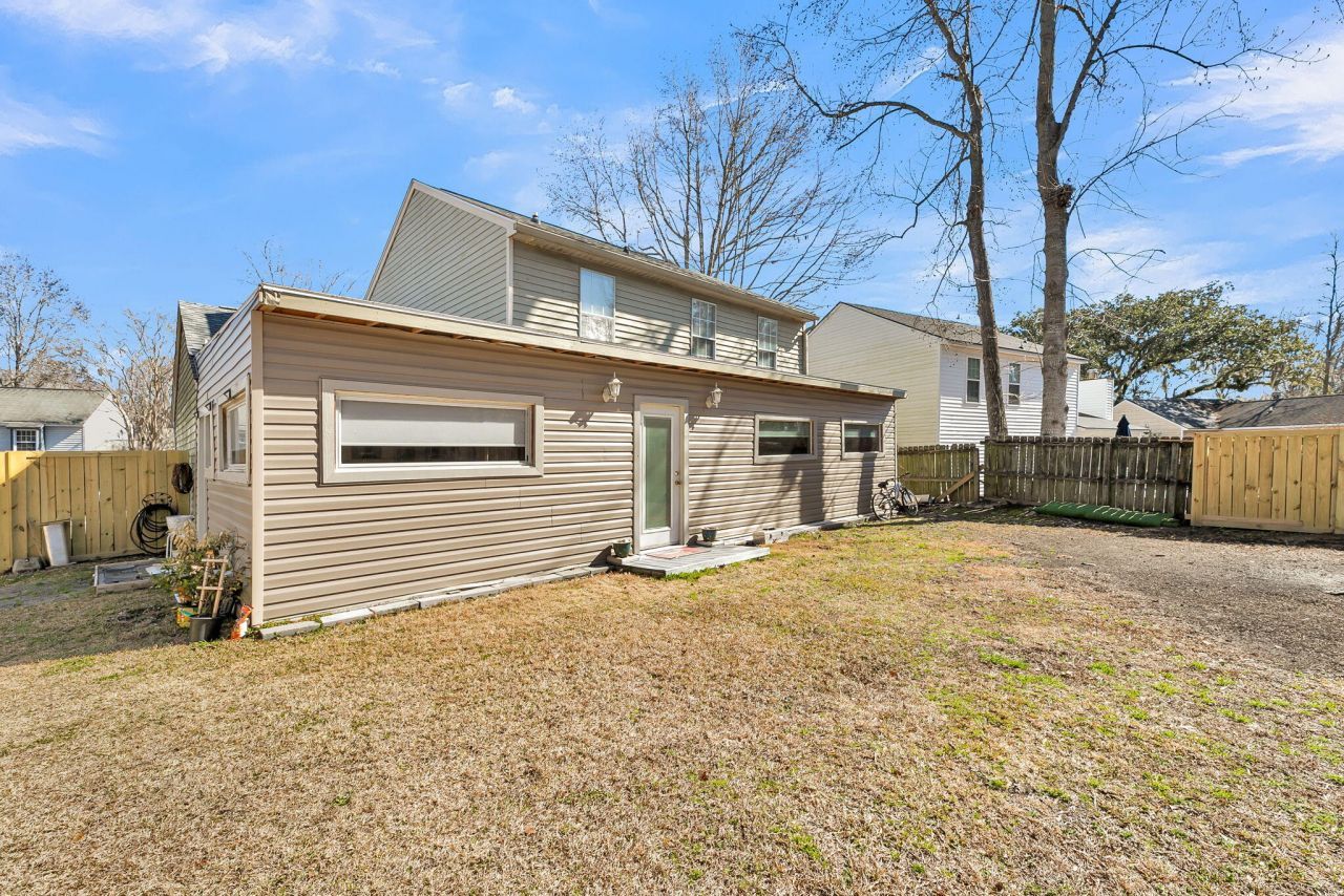 8121 Halifax Way Photo 9