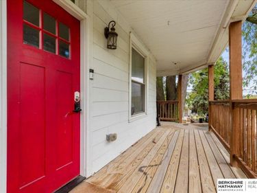 3077 S 16th Street, Omaha, NE 68108