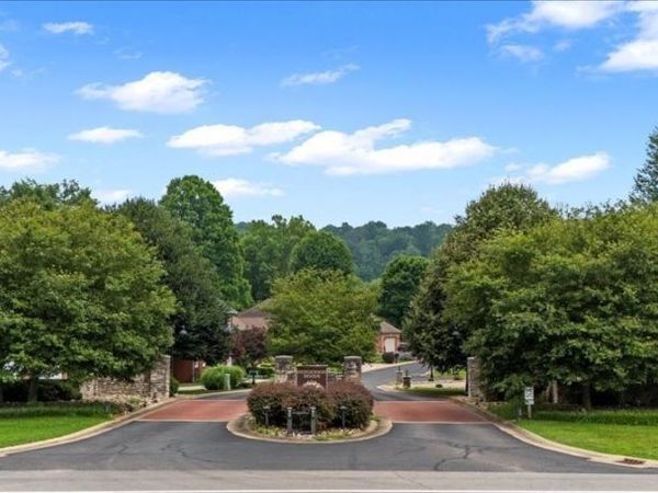 64 Alexander Drive, Williamstown, WV 26187