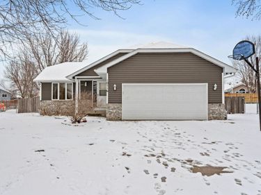 10716 Kalland Drive NE, Albertville, MN 55301