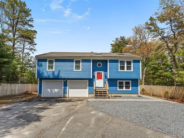 67 Algonquin St, Wareham, MA 02532
