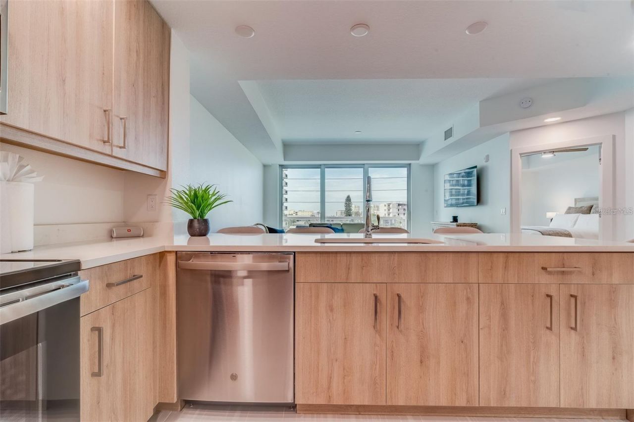 415 Island Way, Unit 311, Clearwater, FL 33767 Photo