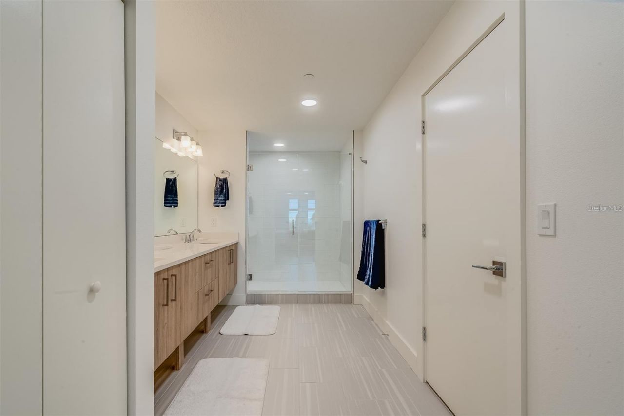 415 Island Way, Unit 311, Clearwater, FL 33767 Photo