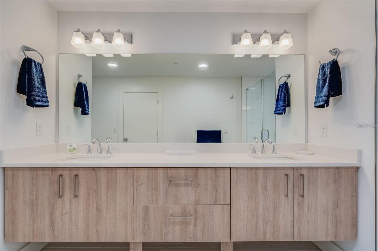 415 Island Way, Unit 311, Clearwater, FL 33767 Photo