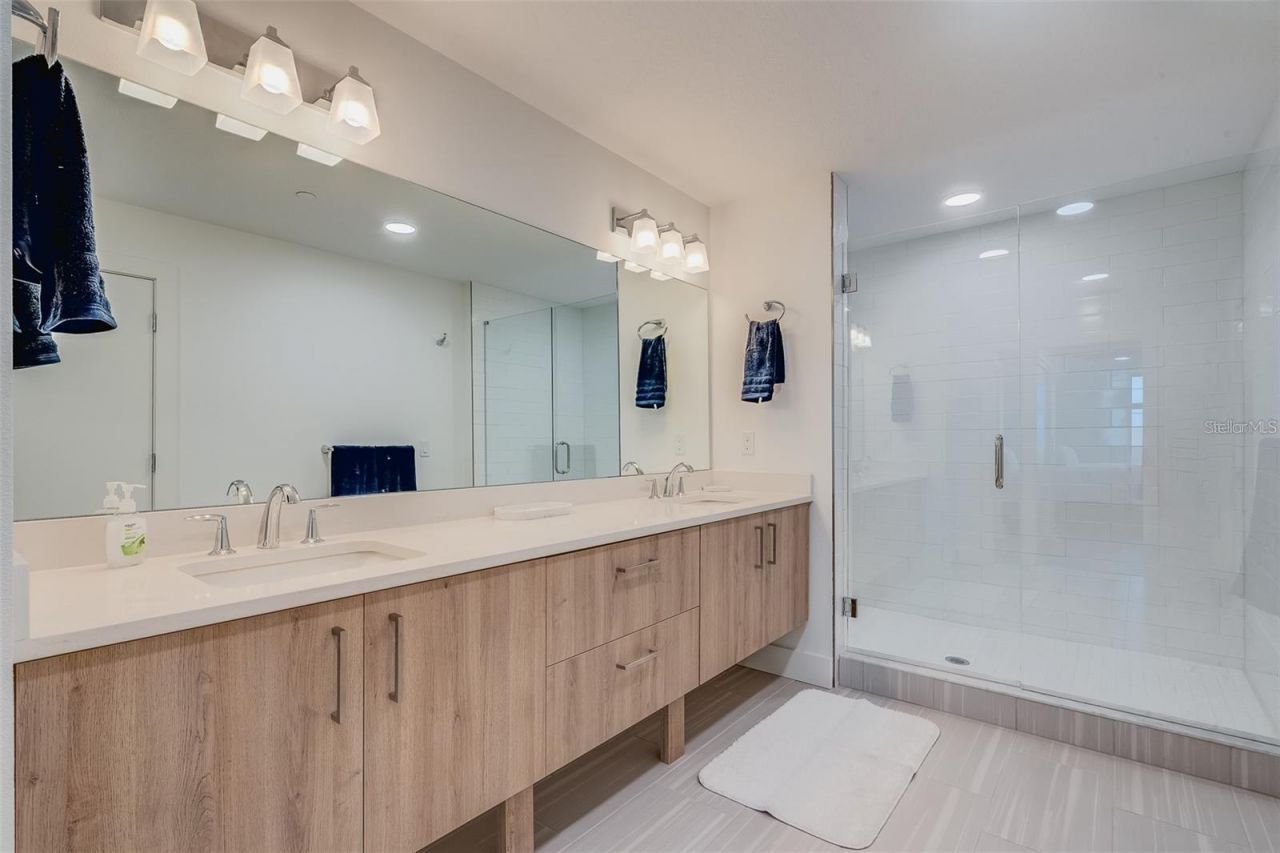 415 Island Way, Unit 311, Clearwater, FL 33767 Photo