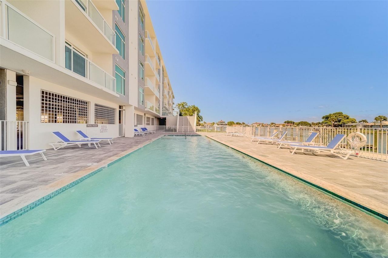 415 Island Way, Unit 311, Clearwater, FL 33767 Photo