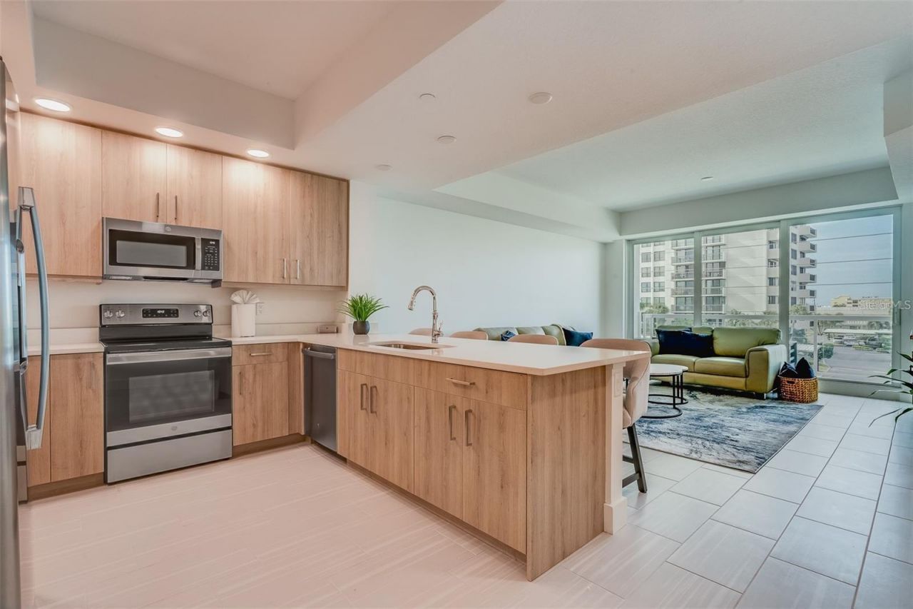 415 Island Way, Unit 311, Clearwater, FL 33767 Photo