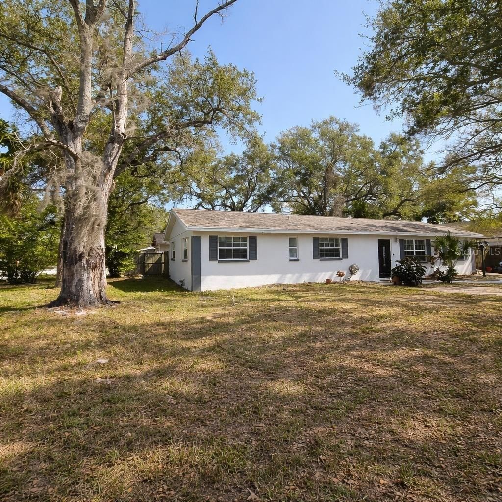 1021 Fairburn Avenue, Clearwater, FL 33755 Photo