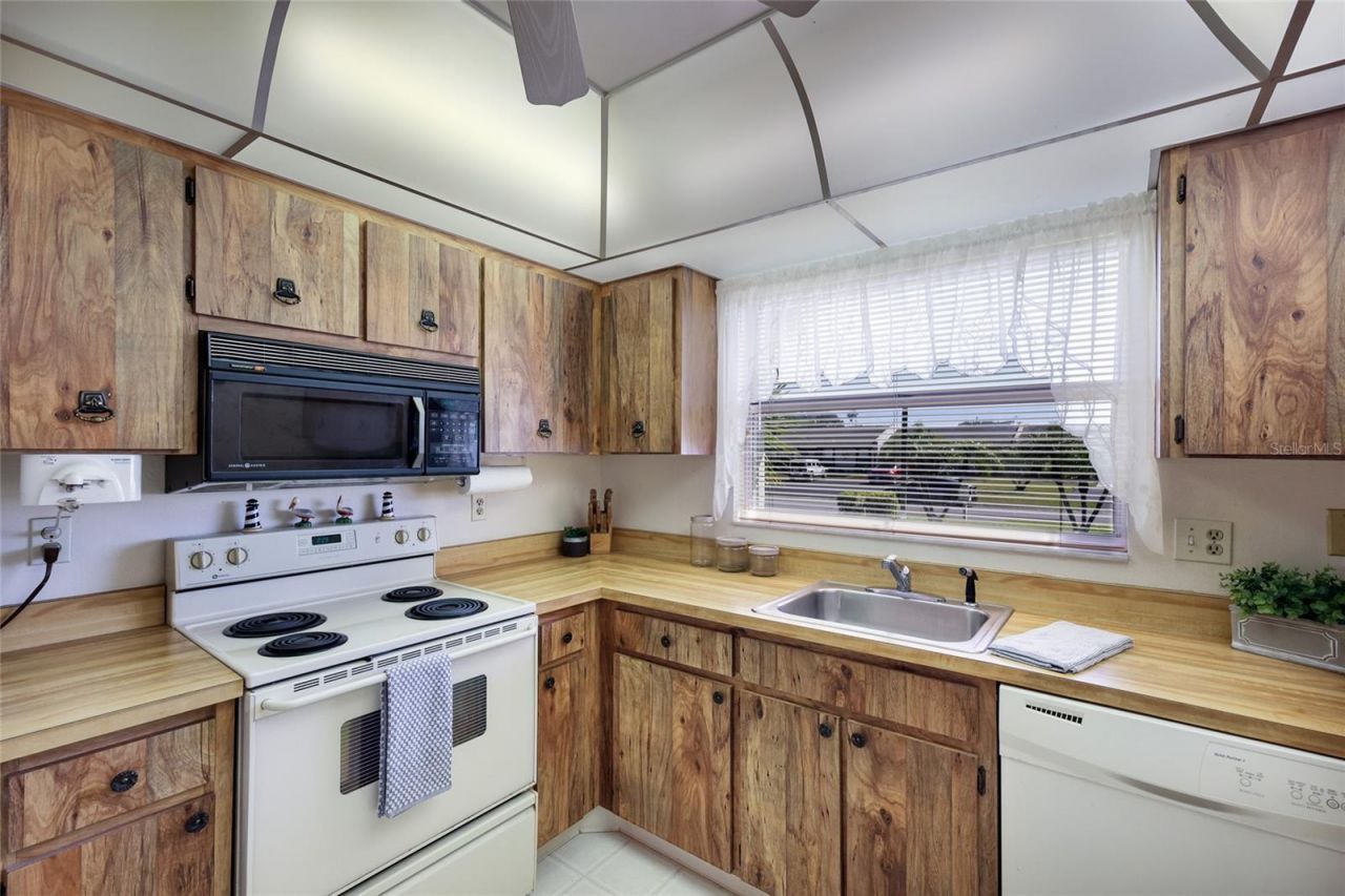 3618 34th Avenue Drive W, Unit N/A, Bradenton, FL 34205 Photo