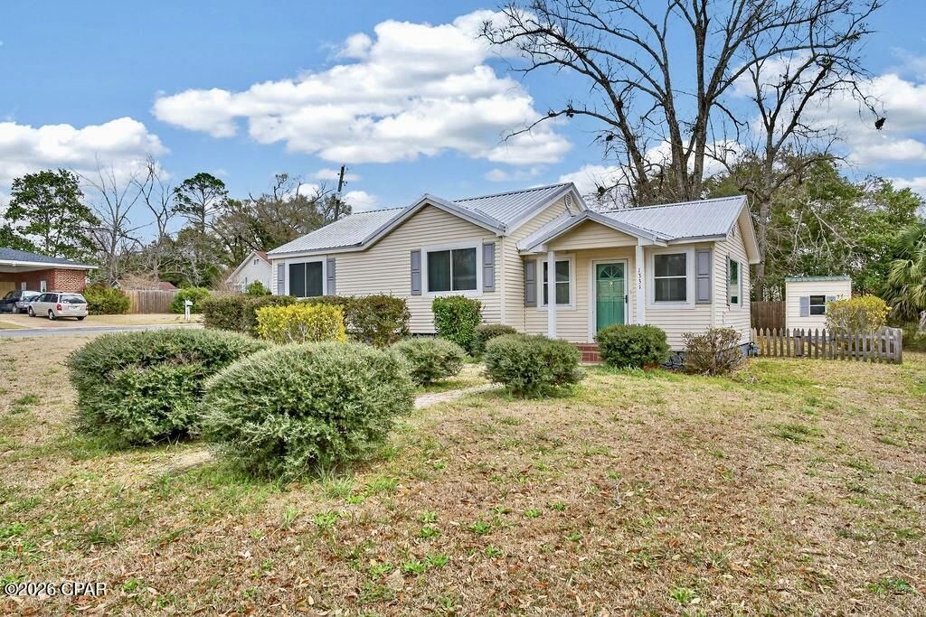 1331 Coggin Avenue, Chipley, FL 32428 Main Photo