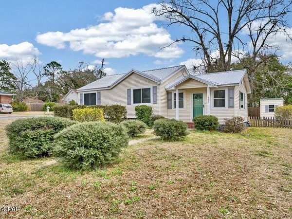 1331 Coggin Avenue, Chipley, FL 32428