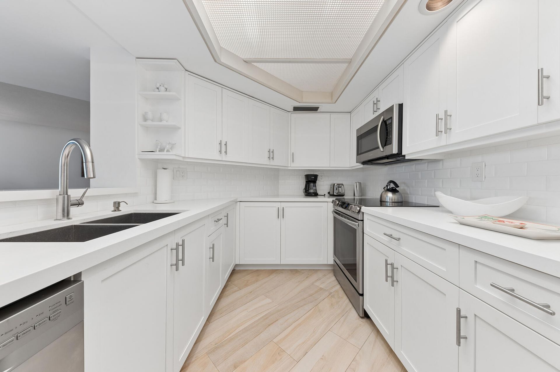 100 SE 5th Avenue, Unit 102, Boca Raton, FL 33432 Photo