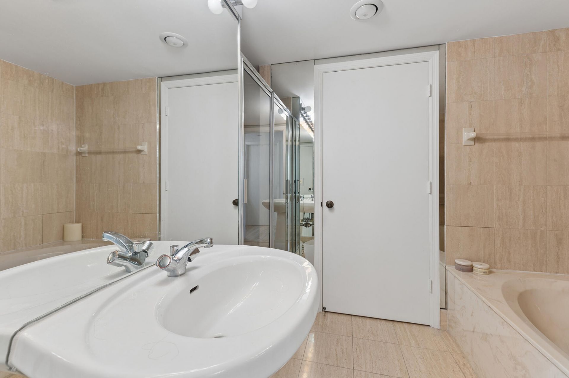 100 SE 5th Avenue, Unit 102, Boca Raton, FL 33432 Photo