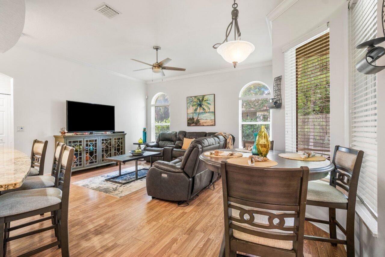 146 Fernwood Crescent, Royal Palm Beach, FL 33411 Photo