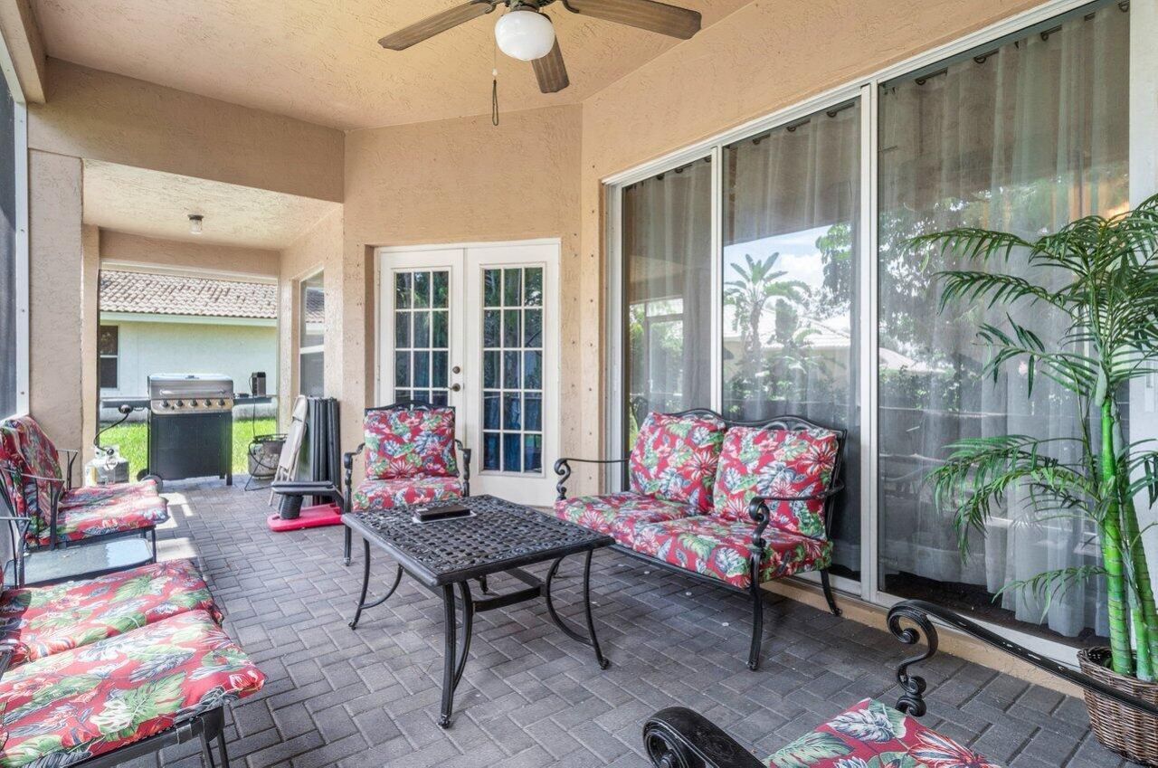 146 Fernwood Crescent, Royal Palm Beach, FL 33411 Photo