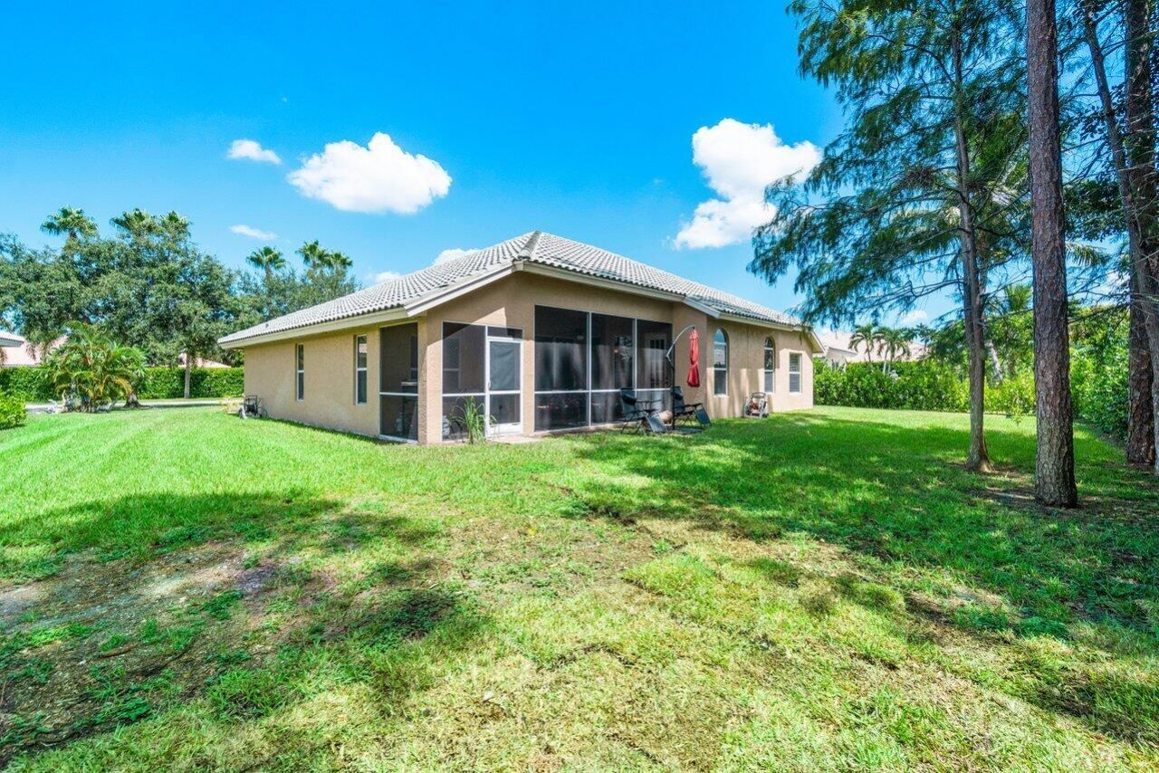 146 Fernwood Crescent, Royal Palm Beach, FL 33411 Photo