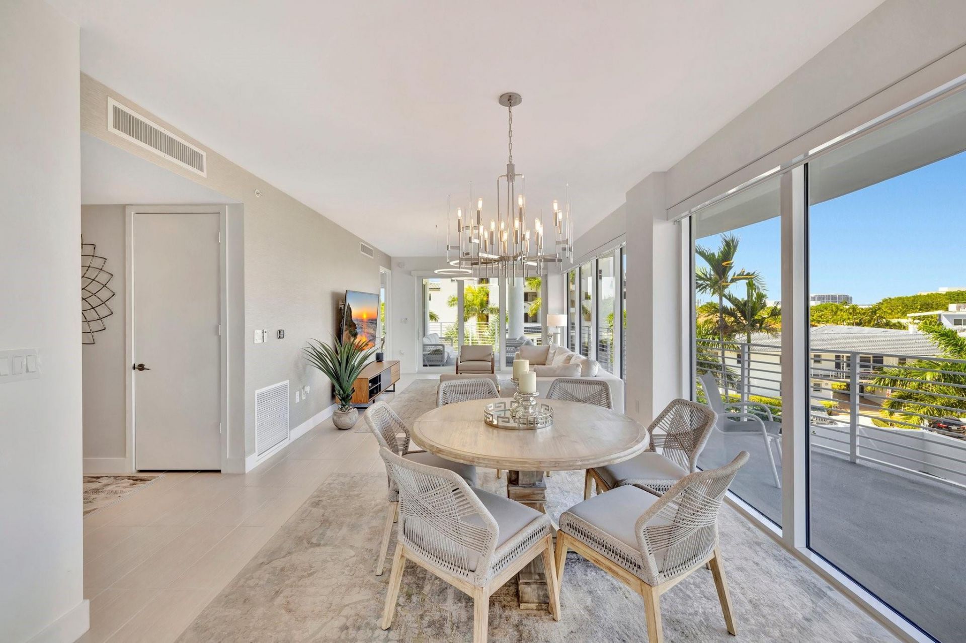 612 Bayshore Drive, Unit 301, Fort Lauderdale, FL 33304 Photo