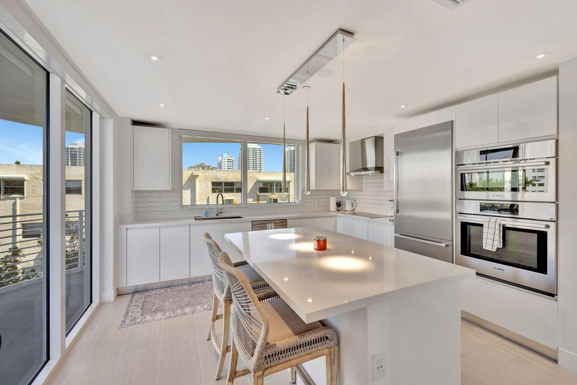 612 Bayshore Drive, Unit 301, Fort Lauderdale, FL 33304 Photo