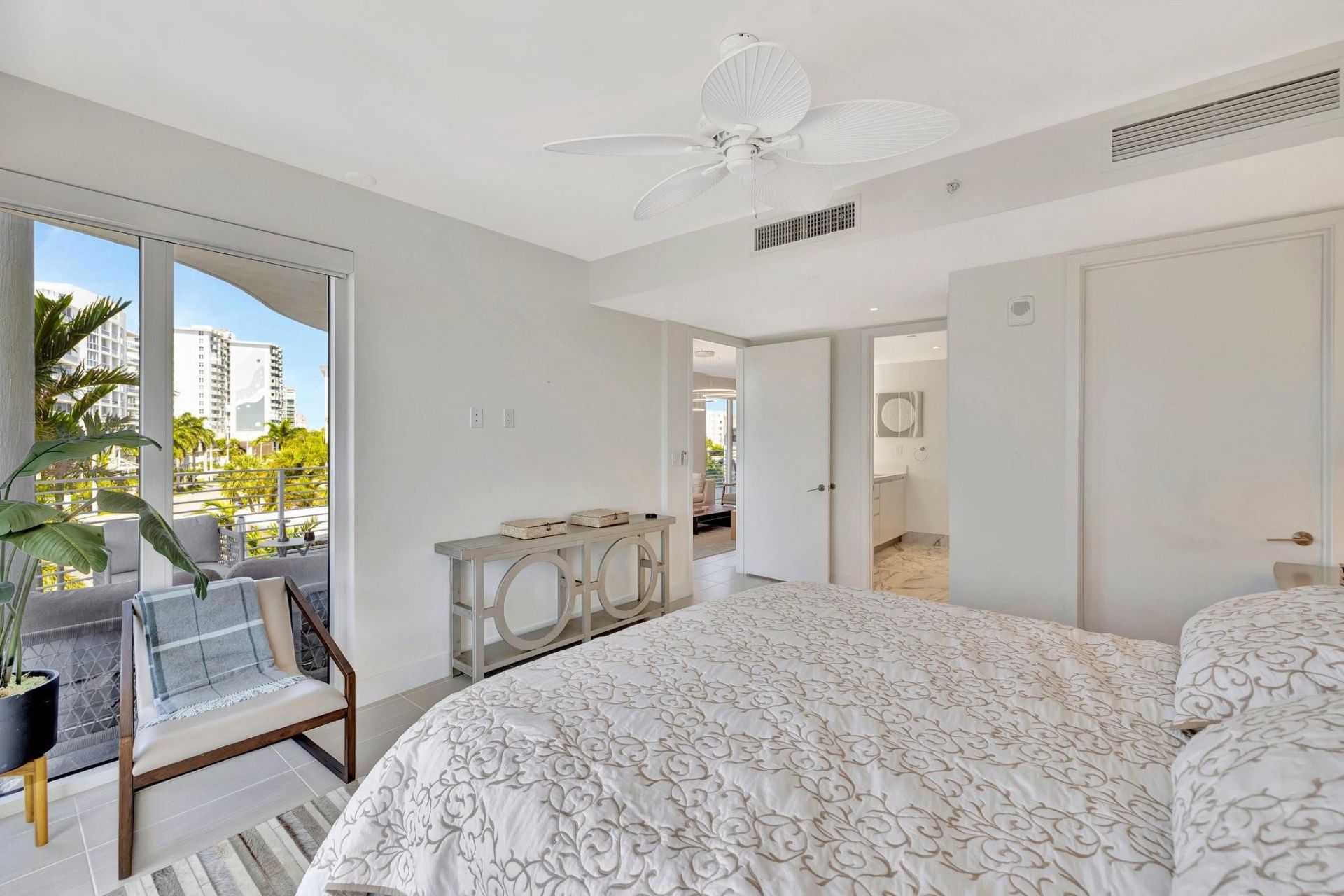 612 Bayshore Drive, Unit 301, Fort Lauderdale, FL 33304 Photo