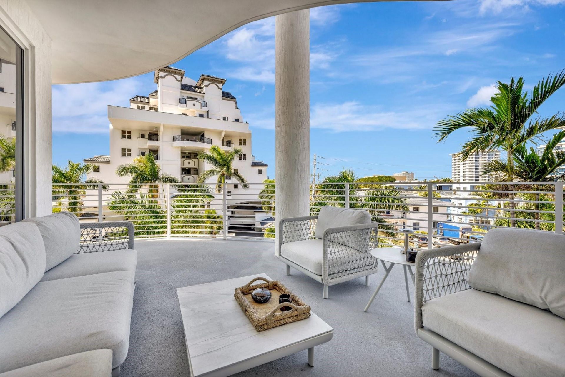 612 Bayshore Drive, Unit 301, Fort Lauderdale, FL 33304 Photo