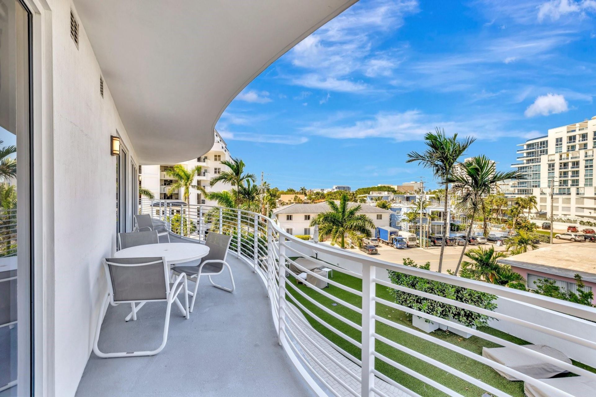 612 Bayshore Drive, Unit 301, Fort Lauderdale, FL 33304 Photo