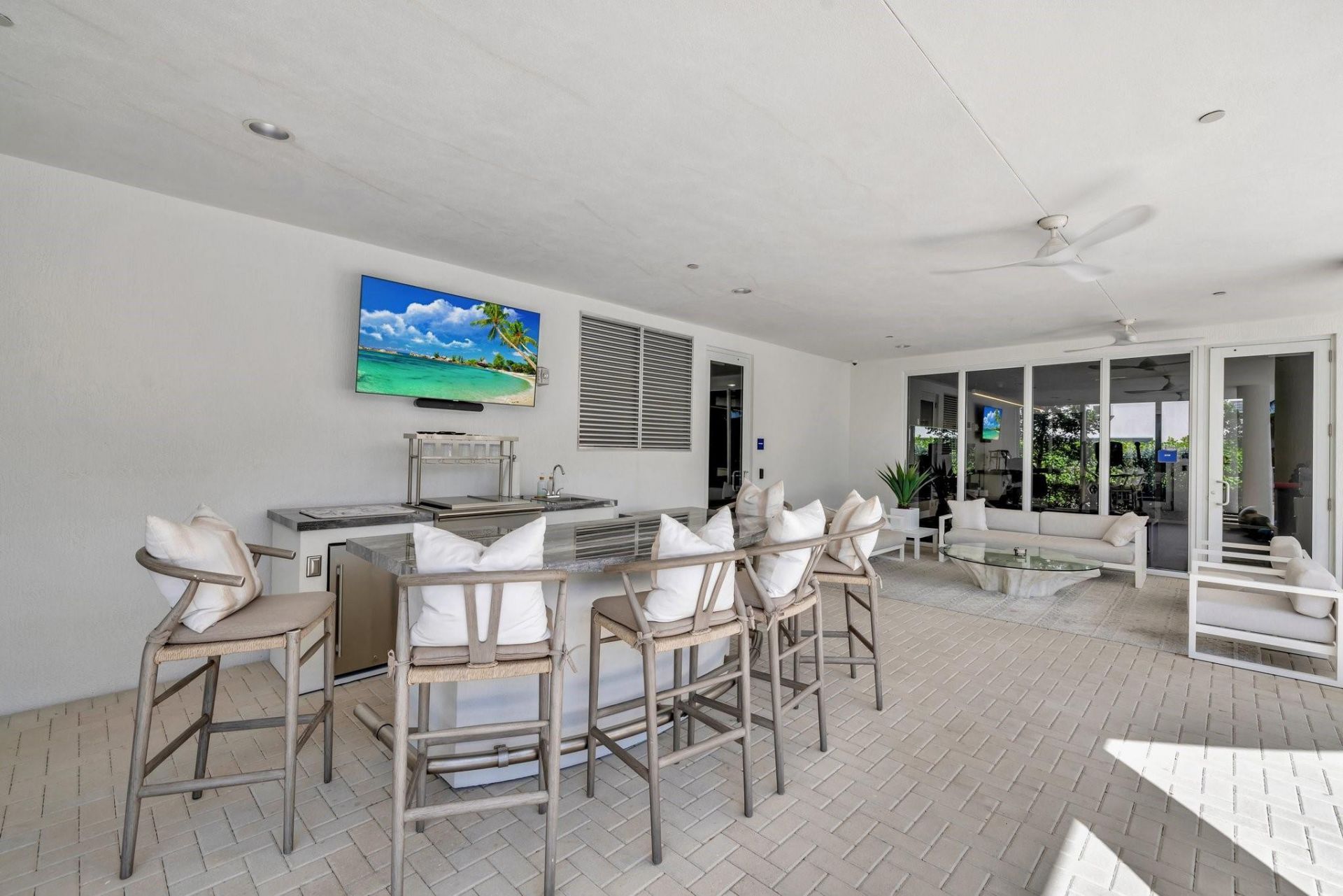 612 Bayshore Drive, Unit 301, Fort Lauderdale, FL 33304 Photo