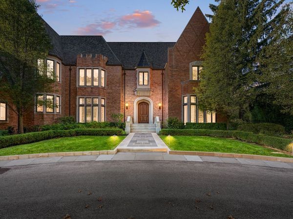 34 BRIDLEWOOD Road, Northbrook, IL 60062