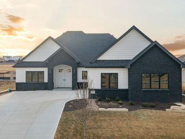3016 S 209th Court, Elkhorn, NE 68022