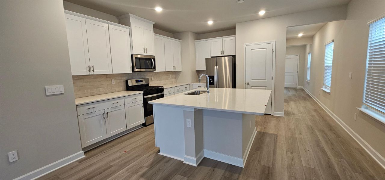 813 Cypress Preserve Circle  Photo 4