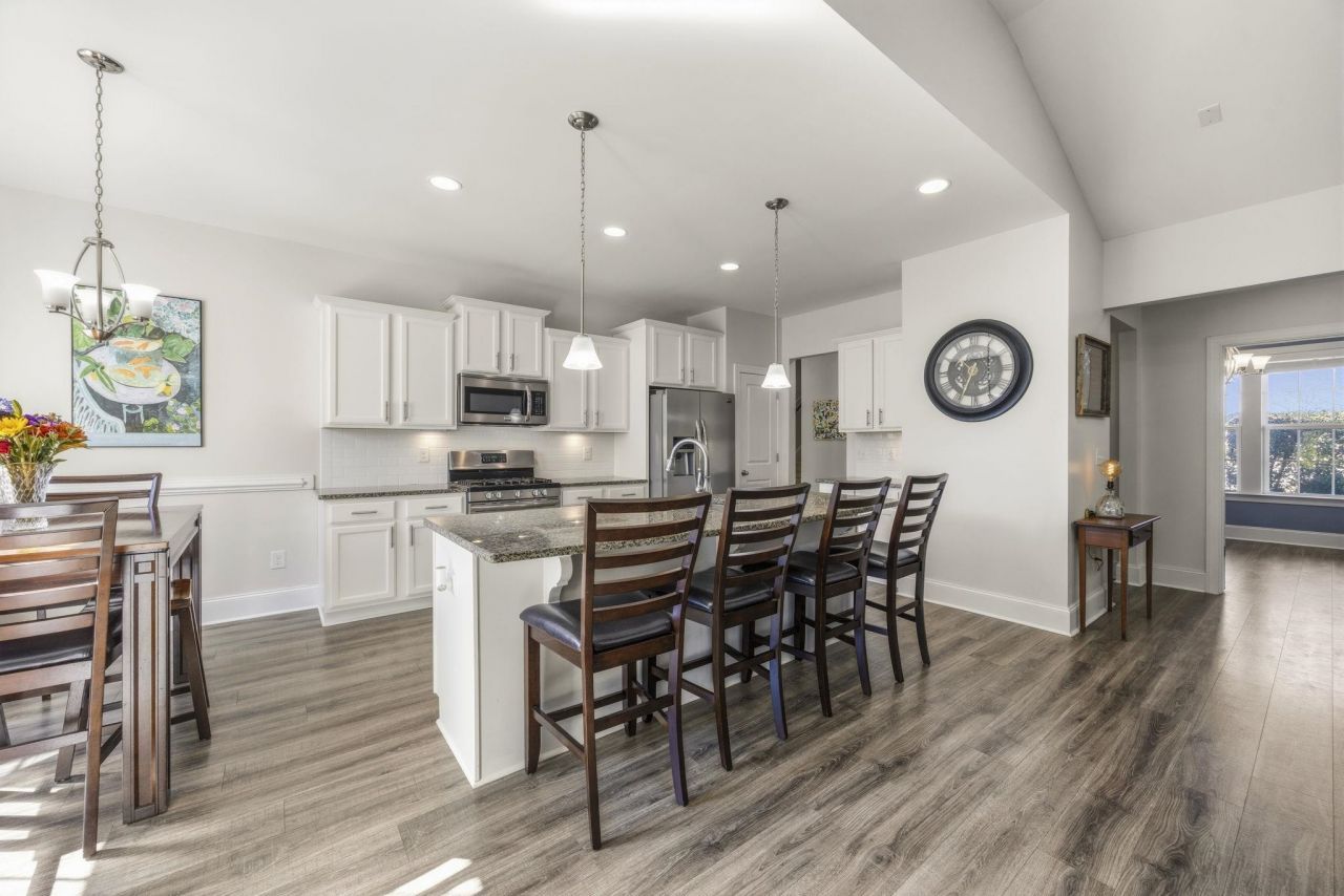 717 Shell Point Ct. Photo 10