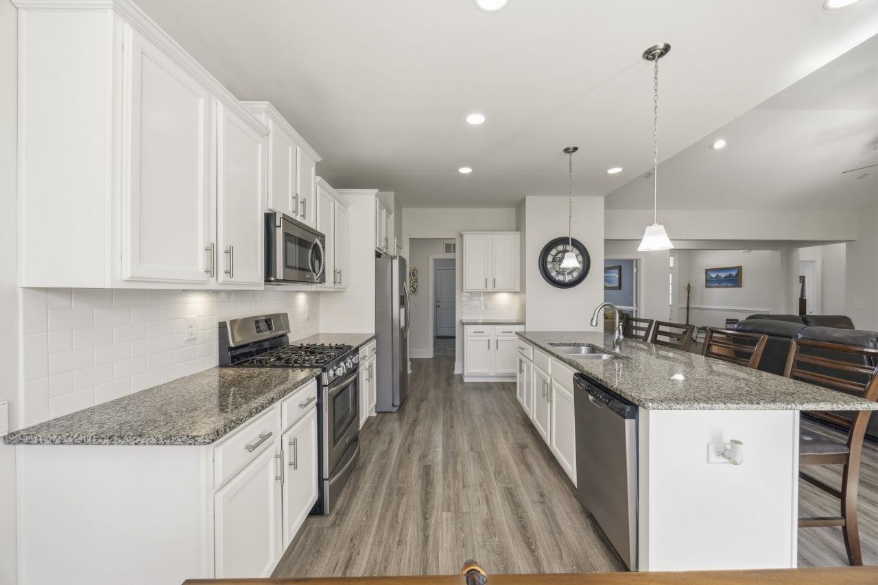 717 Shell Point Ct. Photo 13