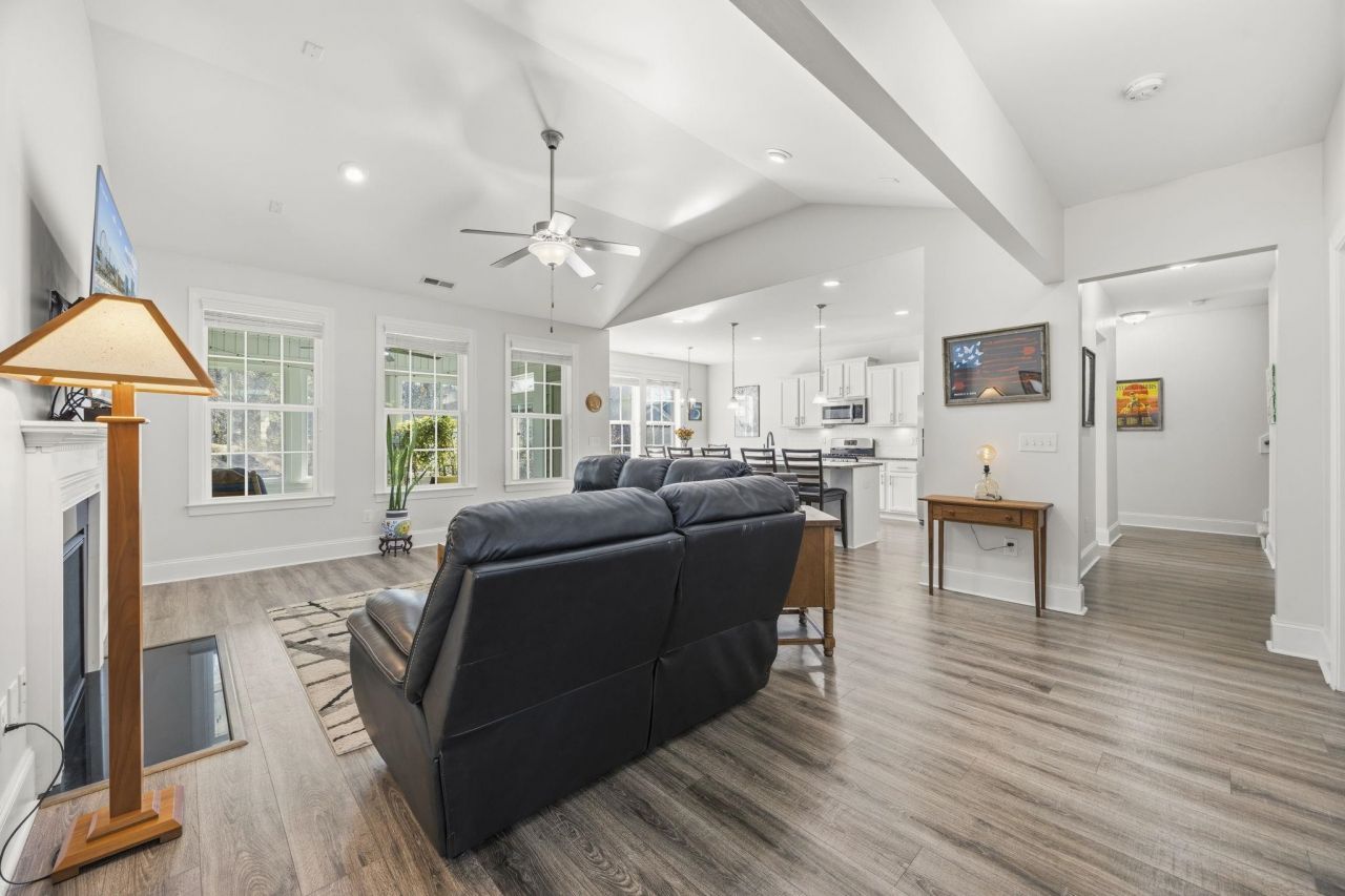 717 Shell Point Ct. Photo 6