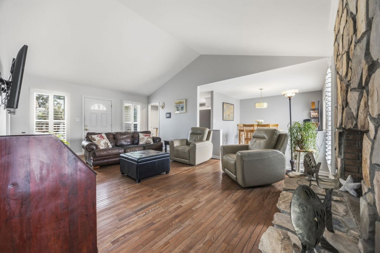 504 Plantation Dr. Photo 6