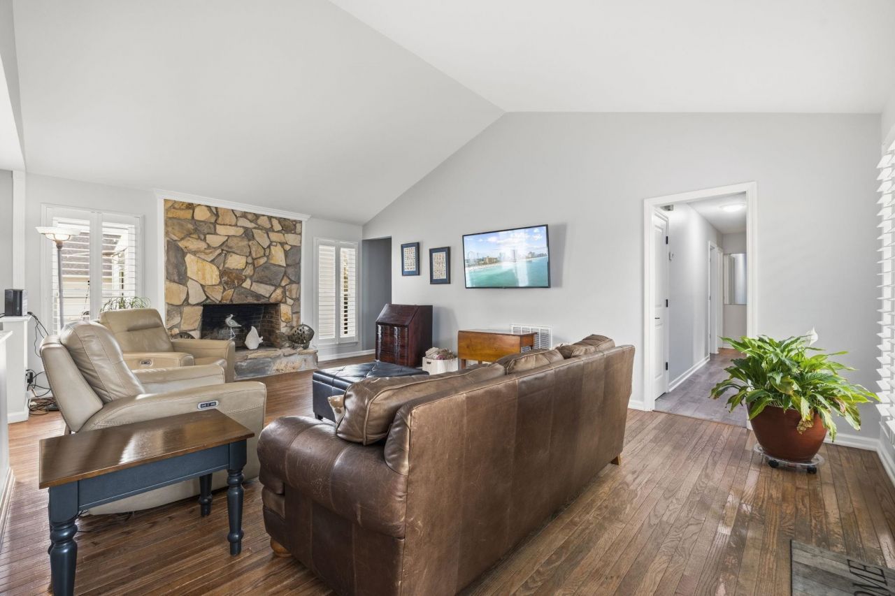 504 Plantation Dr. Photo 7