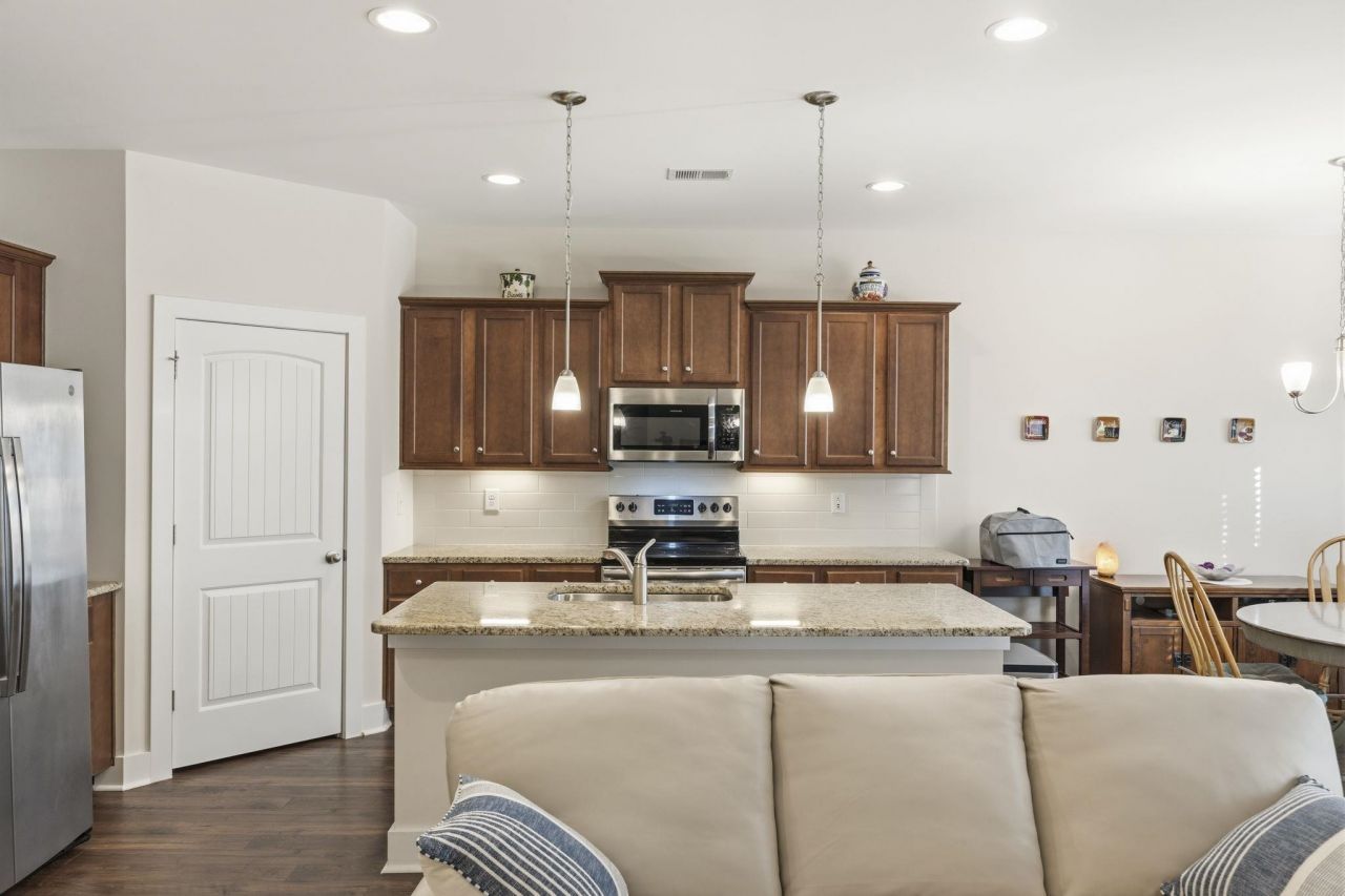 325 Brighton Pl.  Photo 12