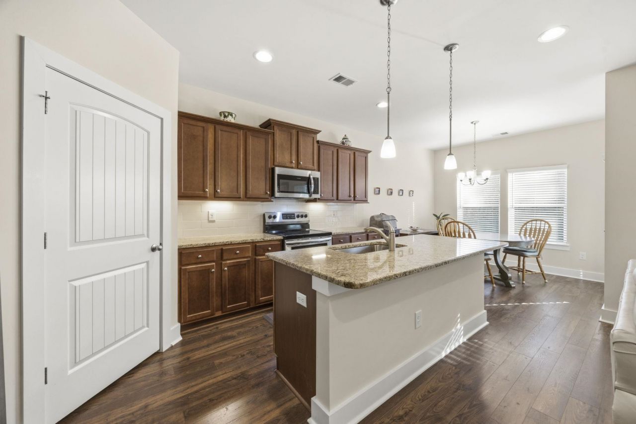 325 Brighton Pl.  Photo 13