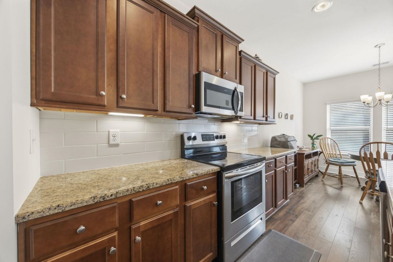 325 Brighton Pl.  Photo 16