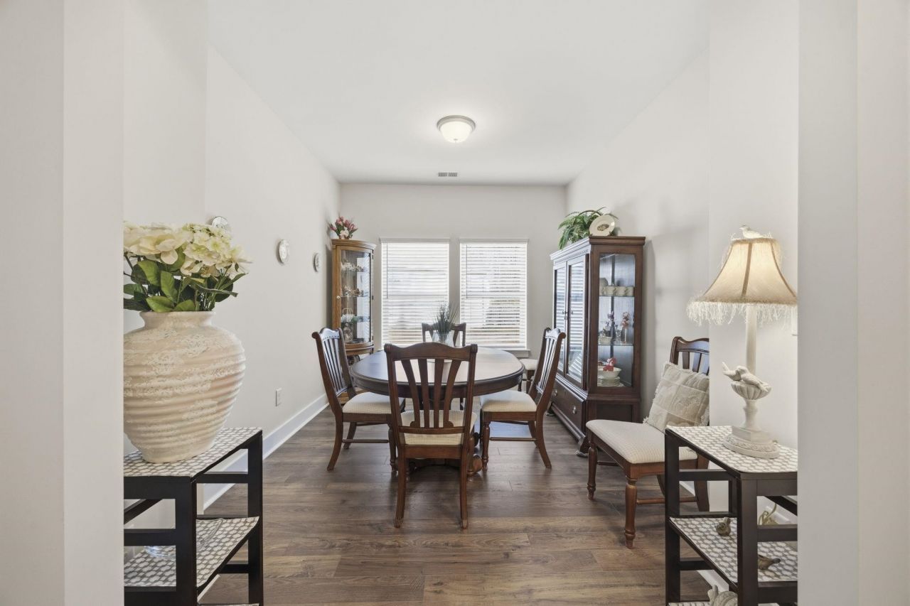 325 Brighton Pl.  Photo 18