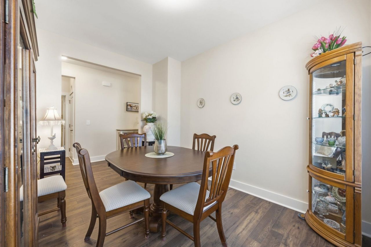 325 Brighton Pl.  Photo 19