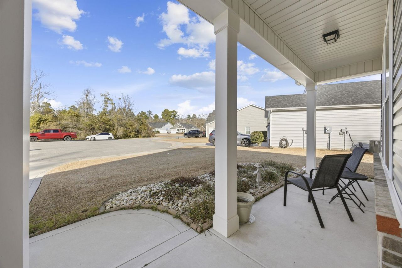 325 Brighton Pl.  Photo 4