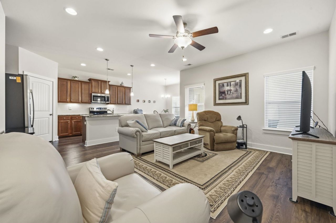 325 Brighton Pl.  Photo 8