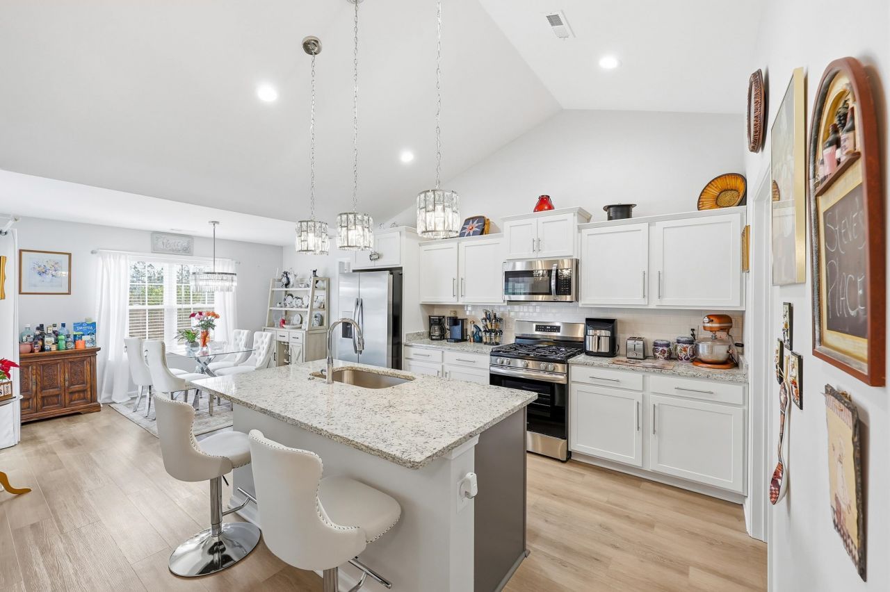 702 Woodside Dr. Photo 10