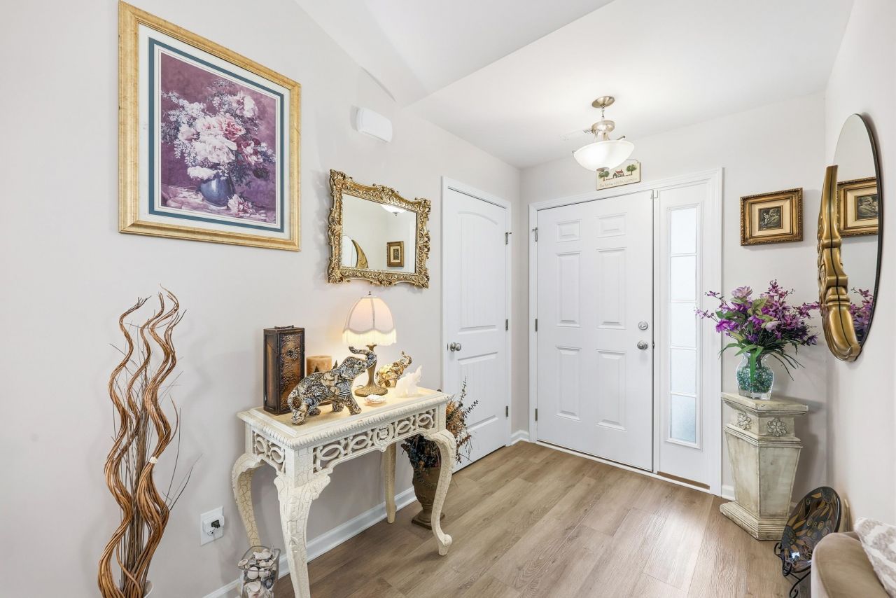 702 Woodside Dr.  Photo 5