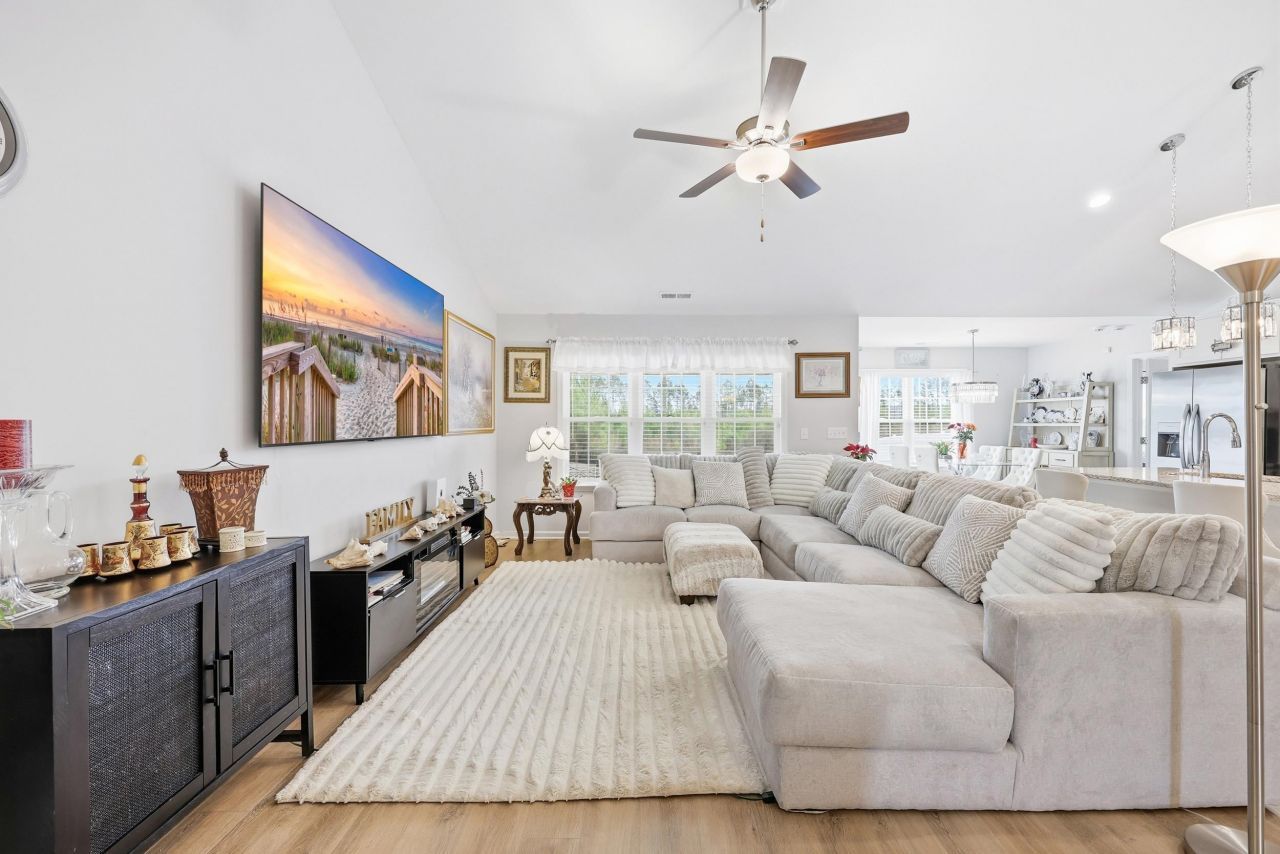 702 Woodside Dr. Photo 6