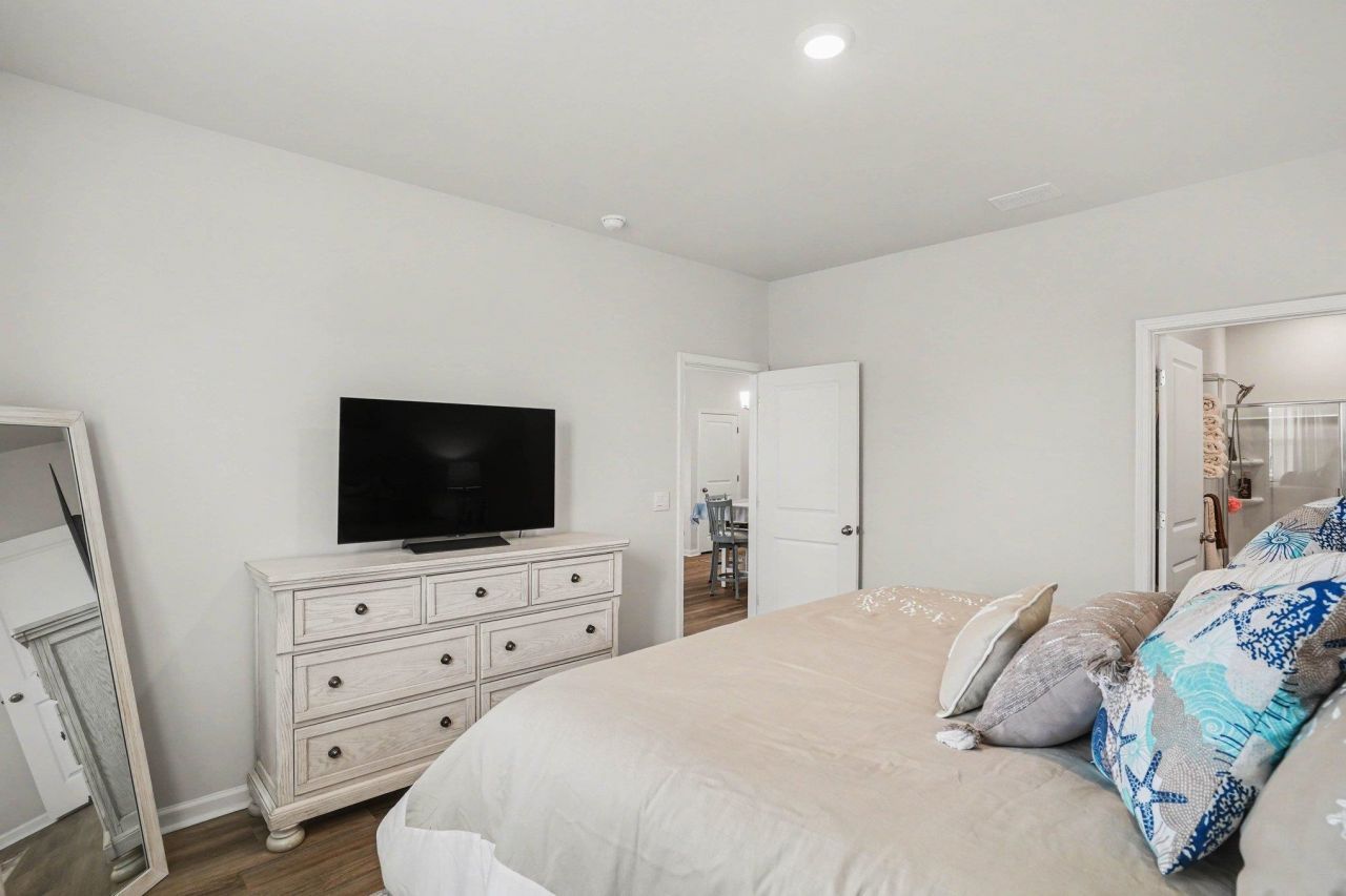 211 Londonshire Dr. Photo 10