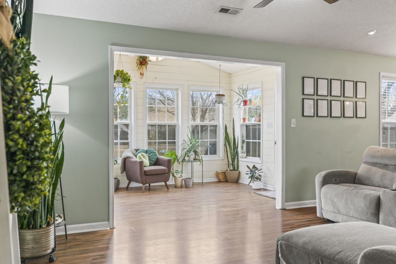 109 Adrianna Circle Photo 10